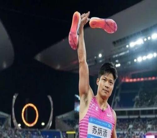 苏炳添宣布退役“再见啦，我亲爱的跑道”