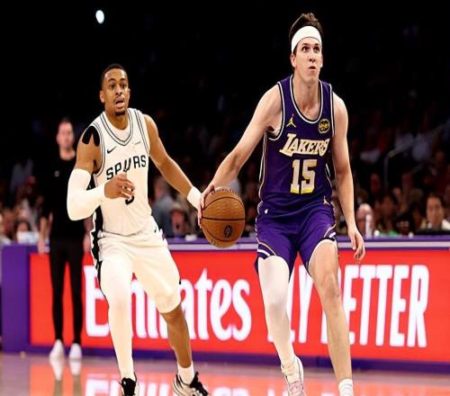 关键时刻总是顶不住啊！湖人后场大将这次怎么又掉链子了