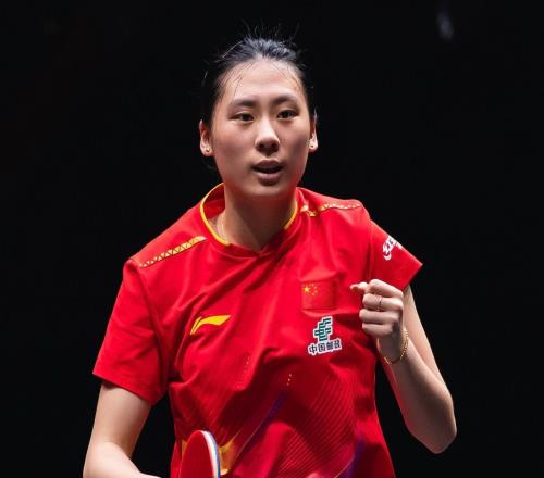 43掀翻世界冠军！中国女乒21岁1米77新星蜕变：新王曼昱翻越克星