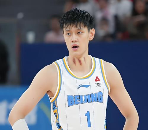 与北京队说再见CBA记者：曾凡博与澳大利亚NBL球队接近签约