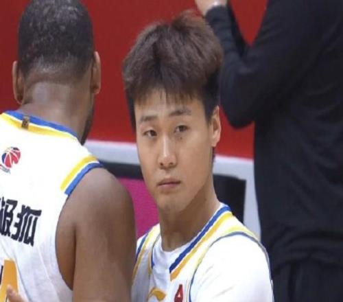 小试牛刀，赵睿北京首钢CBA首秀砍10分1篮板4助攻