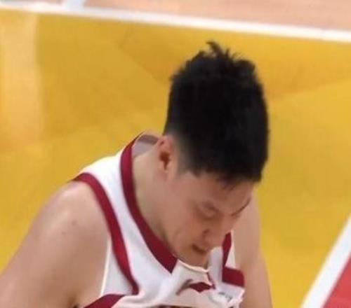 媒体人：张宁的动作放在FIBA体系下考量是灾难多练球技少练连招吧