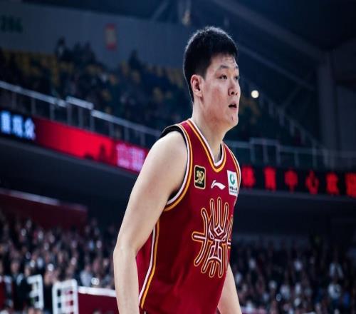 媒体人：国家队不带张宁无可厚非，动作尺度放在FIBA是个灾难