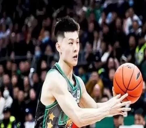 打工人不容易！山东小伙终于正名，用3个字表达心声，获杨鸣认可