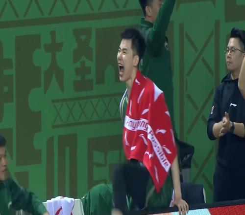 破案了！场均32分郭昊文今年突然爆发原因找到，得感谢浙江队1人