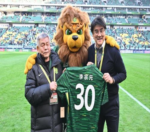 国安迎来强援！签约前拜仁高层，接替李明，老总用外援，中超罕见