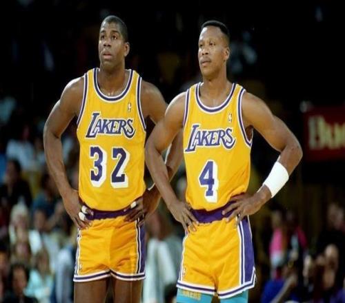 湖人名宿：魔术师约翰逊是史上最伟大控卫，库里能进前五讨论