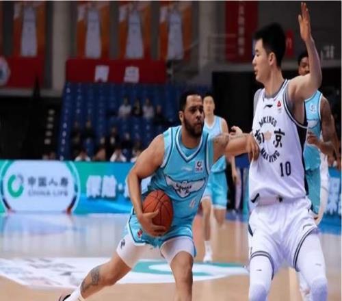 青岛队大胜南京同曦全靠外援，国内球员只得11分，郭士强一声叹息