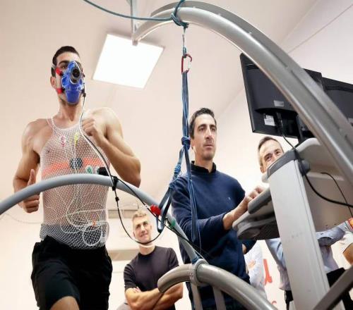 为夺澳网亮出新武器！阿卡将利用高科技体测制定更科学训练计划