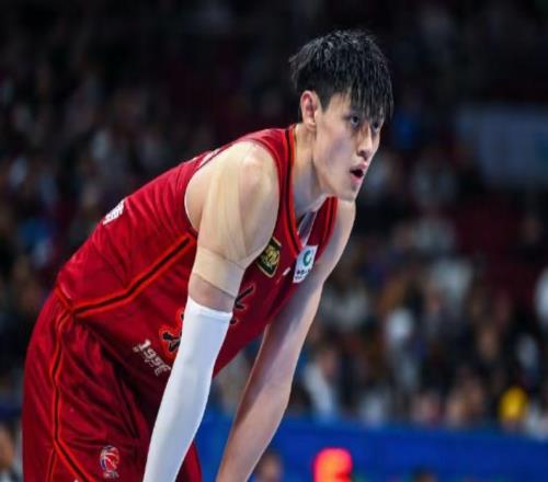 尘埃落定！曾凡博NBA梦再碎，家中发生变故，拒绝NBL重返北京