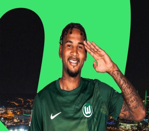 官方：沃尔夫斯堡免签弗拉门戈22岁后卫克莱顿，签约至2030年