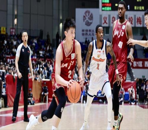 太强了！18岁小将力挽狂澜，末节3记三分，球迷：没你丁伟要下课