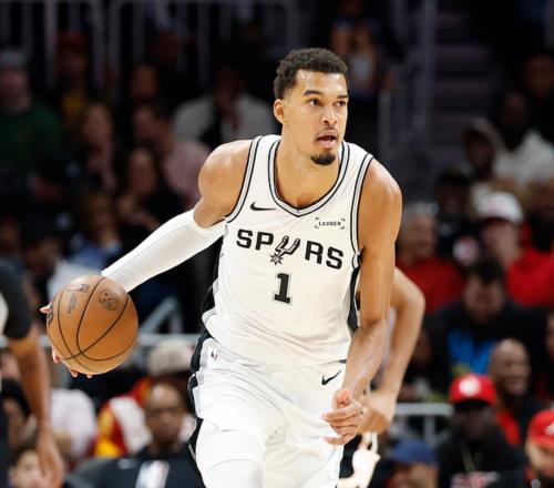 文班创29年NBA纪录仍无缘今日最佳！对不起！华兹创造了NBA奇迹