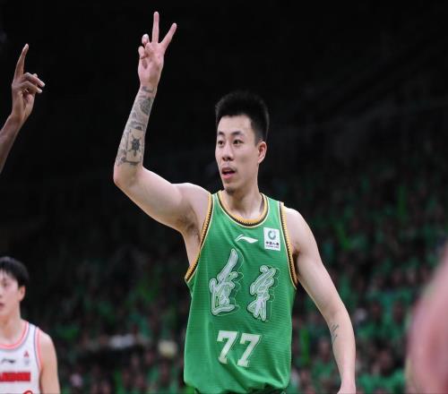 张镇麟的3点困境！上海队不给球权，CBA大变天，身边缺少赵继伟