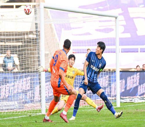 鲁能外援中卫补强又有新大鱼，韩媒确认他已跟泰山联系，值得期待