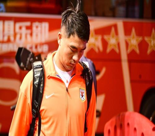 中超转会！泰山送走水货中卫，未来国门与申花谈崩，云南打造豪阵