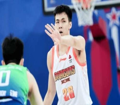 真香！CBA“菜鸟”再砍30+，5场比赛场均22分，网友迟早进国家队