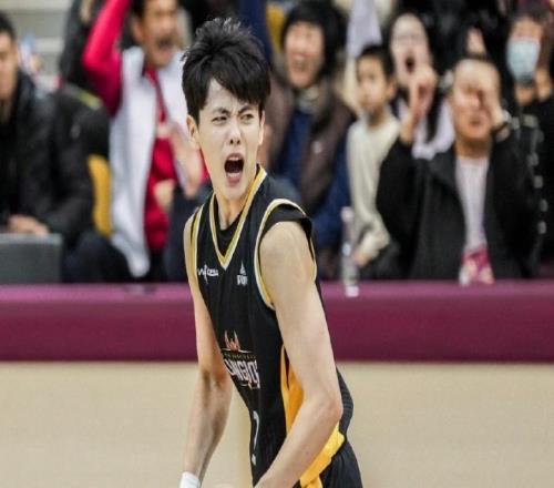 10连胜！卫冕冠军广东女篮大胜河北高居WCBA第一王丽丽23分