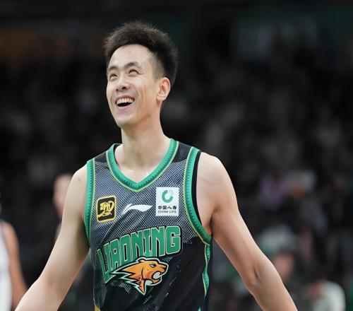 三分球40中39！赵继伟状态爆棚杨鸣：继续休养，不着急复出