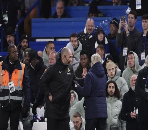 卫报：维拉就替补席被掷水瓶向切尔西提出投诉，后者配合调查