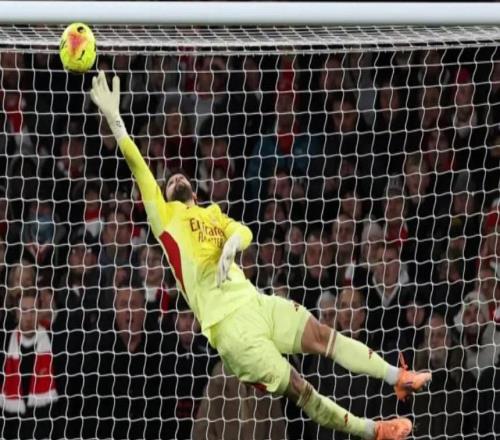 赖特：阿森纳把握不住机会，一焦虑就让比赛节奏变得像打篮球