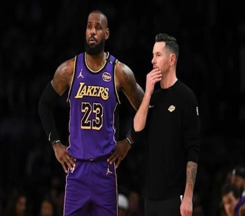 雷迪克：詹姆斯回归后球队进攻组织性有所下降，这是我的责任