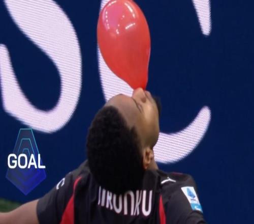 恩昆库轰意甲处子球！5分钟双响，破联赛217天球荒，吹气球庆祝