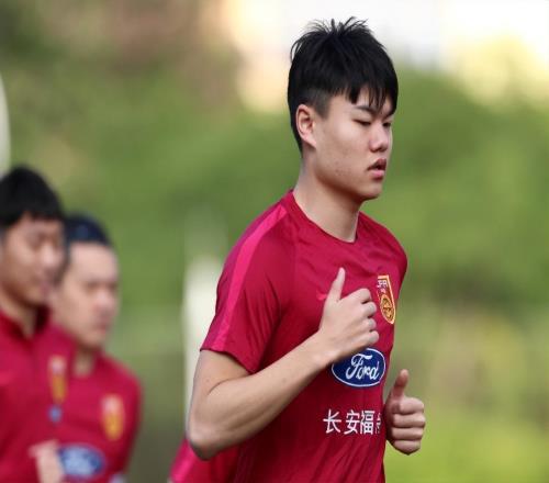 意外！杨立瑜新赛季来重庆铜梁龙几率有多大球迷直言以官宣为准