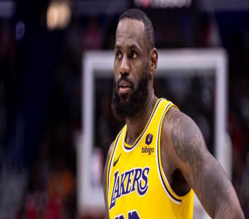 队友、教练集体歌颂詹姆斯：他怎么打都有战术！这么老还这么猛！