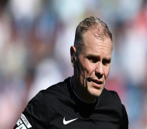 前英超裁判：看VAR太久通常是要推翻原判罚，在盘算怎么解释