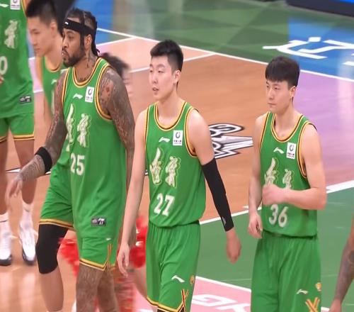 26分惨败！CBA四冠王输麻了，4连败跌出前十，黑马5连胜登上榜首