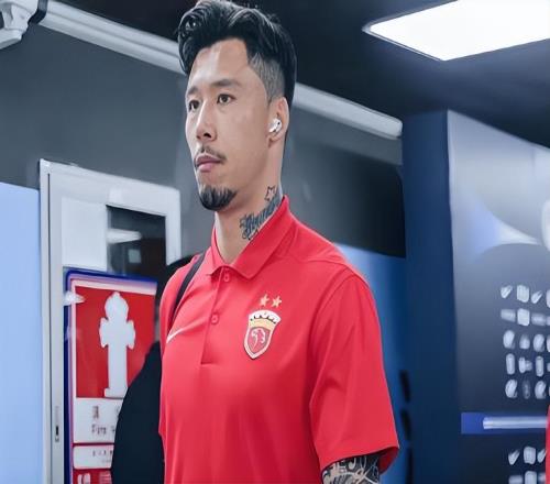 球迷原以为亚泰降级，这位功勋球员肯定会留下，结果他已发文离队