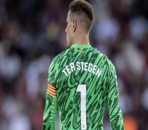 每体：特狮宁愿在巴萨担任替补也不愿接受被租借到赫罗纳