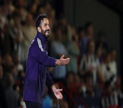 新帅已定！曼联敲定救火人选，前主帅再度回归，进欧冠区就续约