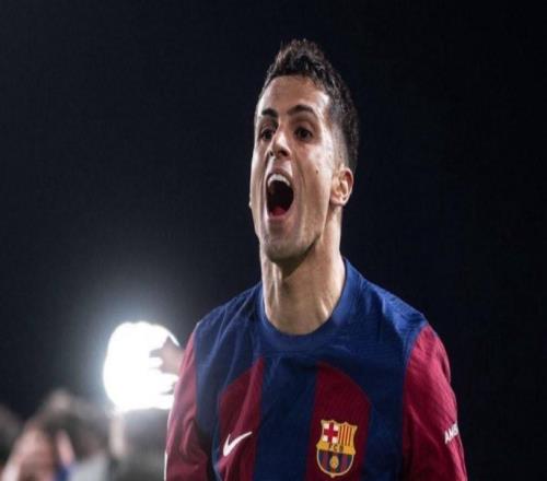 TA：坎塞洛渴望重返巴萨，但后者并不认为他是稳妥的引援选择