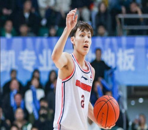 CBA变天：广东、广厦同时输球，上海队排名升至第一