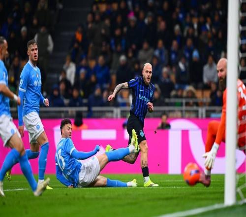 自2122赛季重返国米后，迪马尔科意甲打入19球所有后卫第一