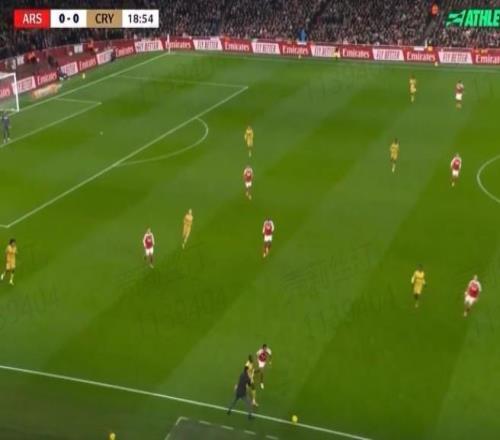 阿尔特塔总是在边线指挥巴特：要是我就从他头上扔界外球