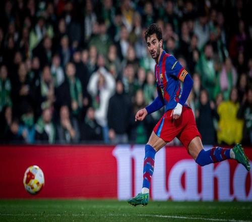 巴萨跟队：费兰托雷斯腘绳肌受伤，将缺席本周欧冠比赛