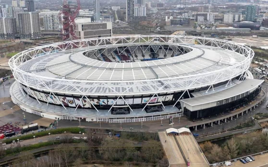 英媒：因抗议横幅尺寸过大，西汉姆暂时