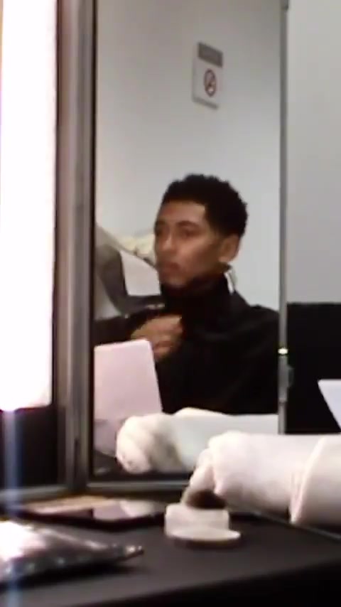 幸福贝林镜中见齐祖，喜上眉梢&惊叹