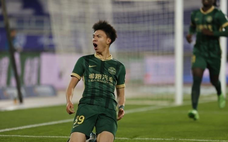 曝多家欧洲俱乐部报价王钰栋！最大障