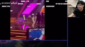 小孩夺冠后直播品鉴punk绿冲捡手柄