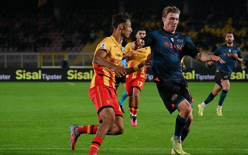 那不勒斯10莱切迎两连胜,安古伊萨破门