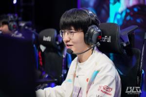 为啥别人拿就C？ELK芸阿娜目前3场0胜率 KDA仅为3.0