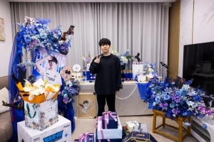 iG官方晒Rookie生日返图：感谢各位粉丝们的应援和礼物