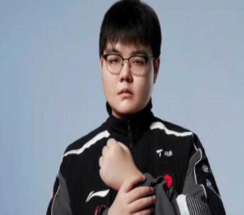 谁将赢下今日上路对决LOL官方投票：87%人认为Kiin强于369