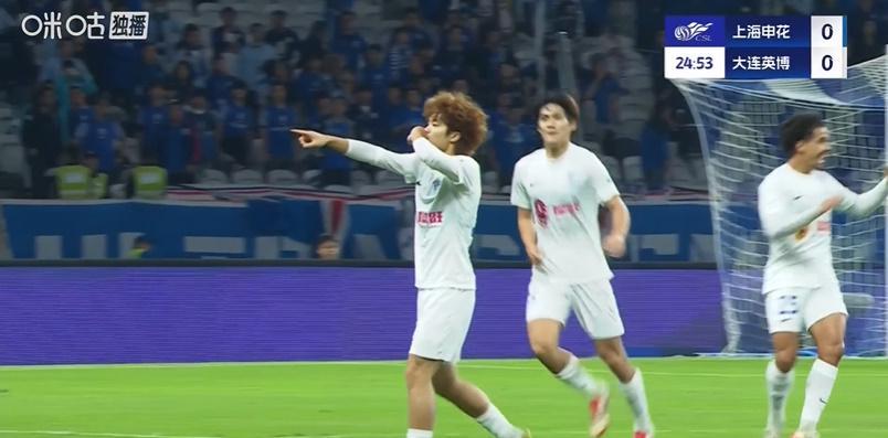 争议点球判罚,上海申花22绝平大连,中超冠军烫手,前四都拉胯