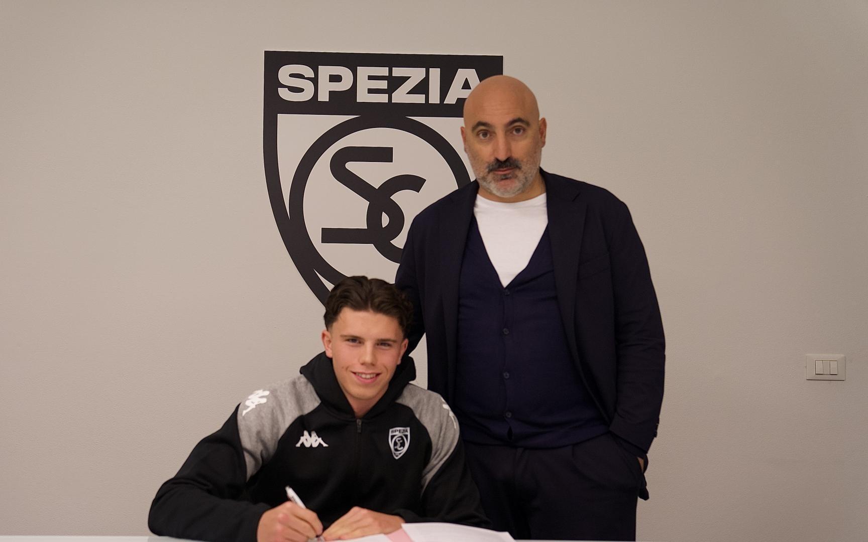 官方：罗马19岁中场罗马诺租借加盟意乙斯佩齐亚