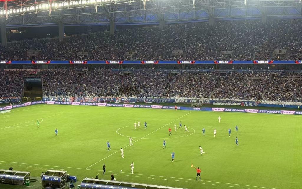 中超争冠最关键一夜,申花海港赢球,海港登顶榜首